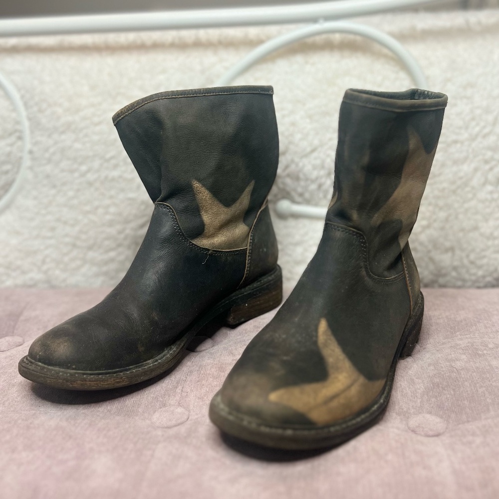 Lucky Brand Star Boots